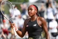 By defeating Iga Swiatek, Coco Gauff has successfully progressed to the final four of the WTA Finals.